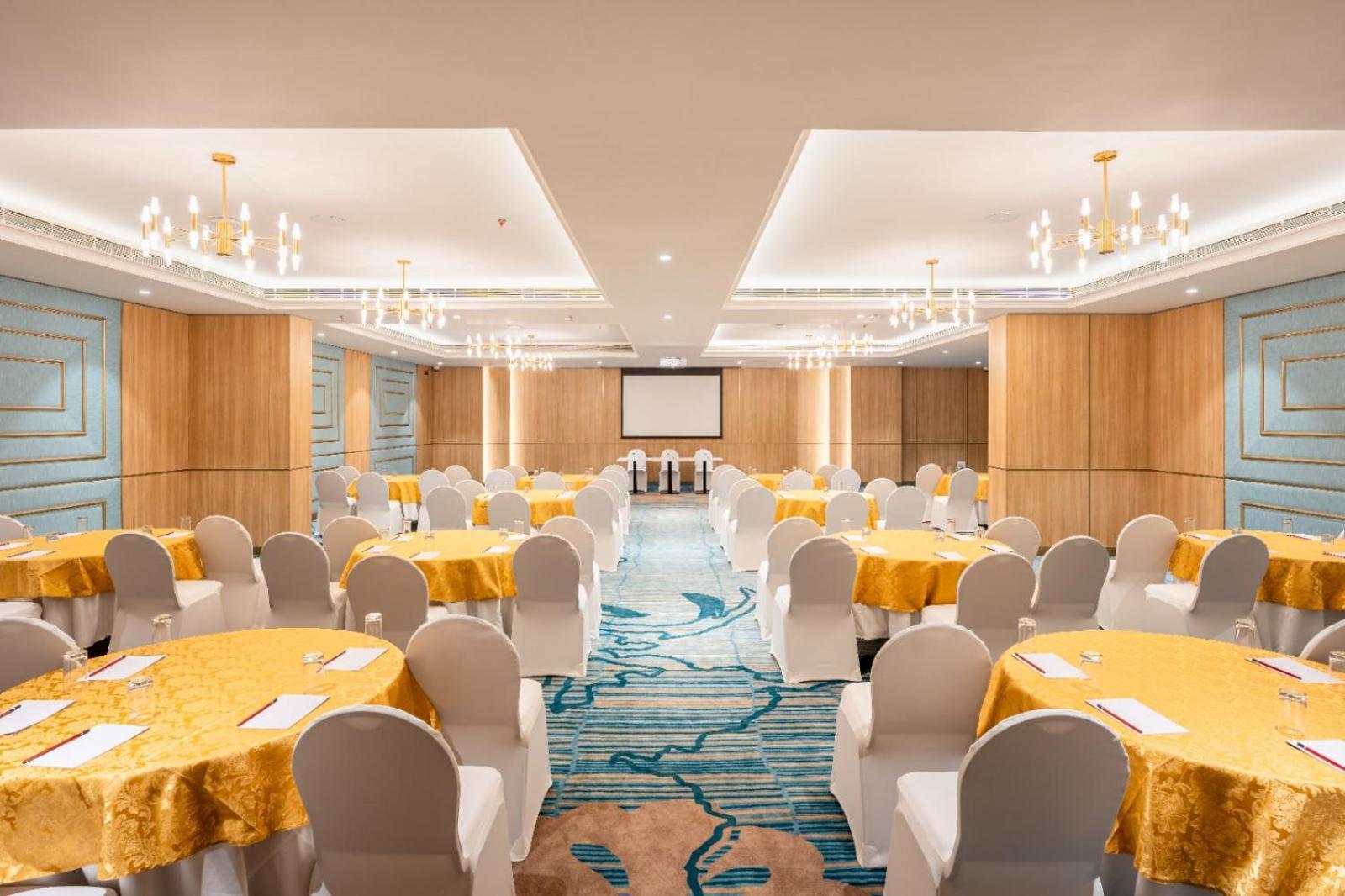 Park Inn & Suites By Radisson Thrissur East Fort Bagian luar foto