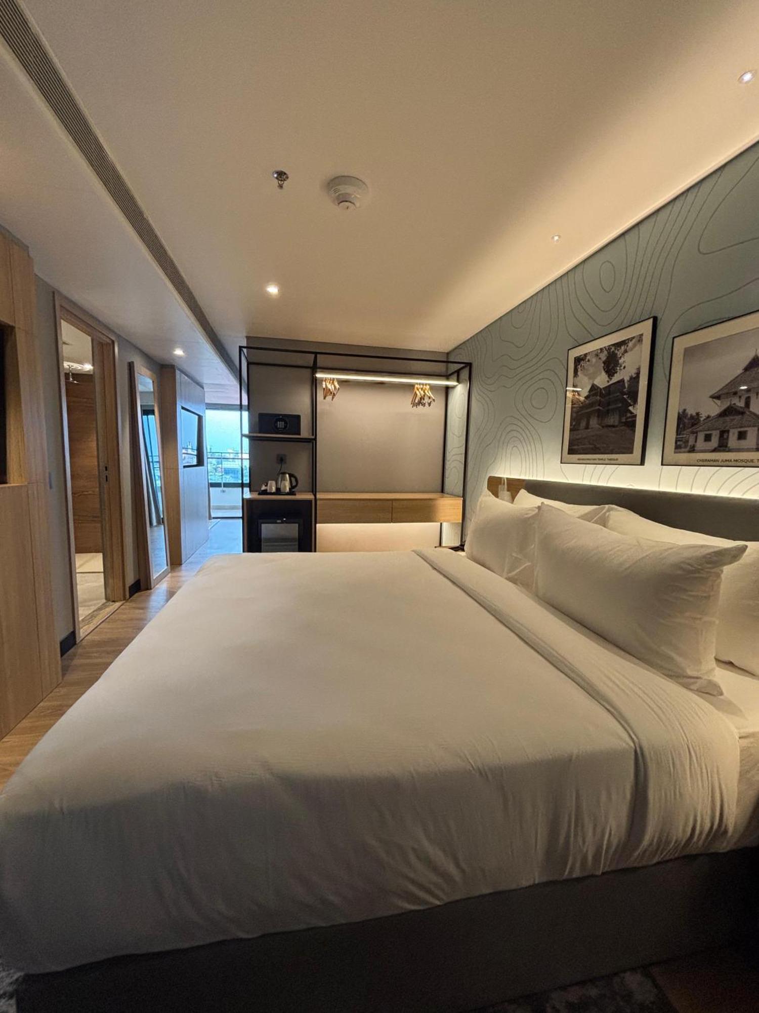 Park Inn & Suites By Radisson Thrissur East Fort Bagian luar foto