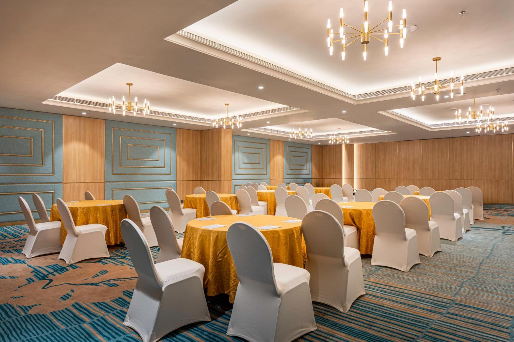 Park Inn & Suites By Radisson Thrissur East Fort Bagian luar foto
